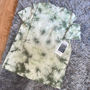 NWT Cut out shoulder tie-dye shirt